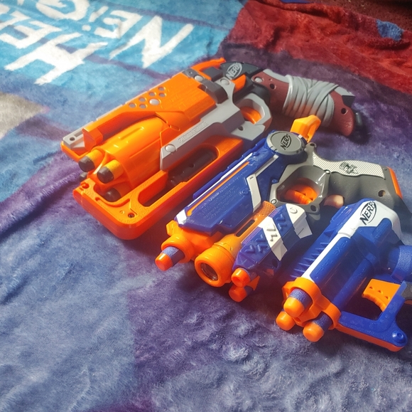 NERF Zombie Strike gun + 2 others - Picture 16 of 16